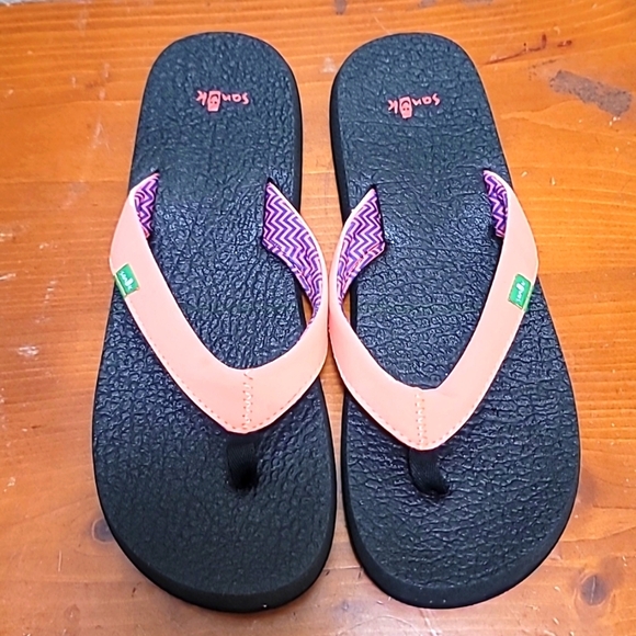 SANUK WOMEN'S FLIP FLOP SLIP ON SANDAL PINK/BLACK SIZE 9 - Picture 1 of 9